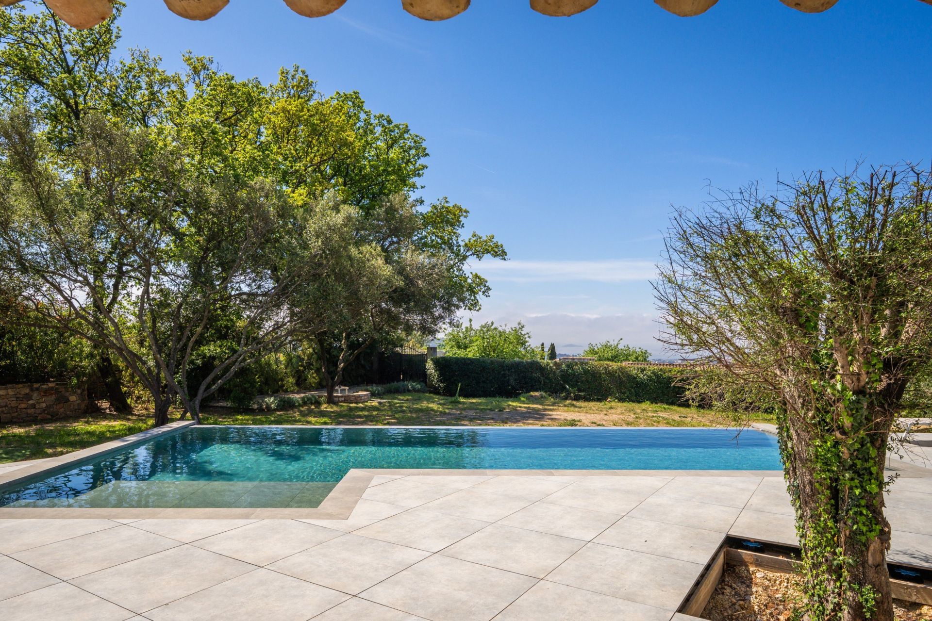 maison 10 Pièces en vente sur OLLIOULES (83190)