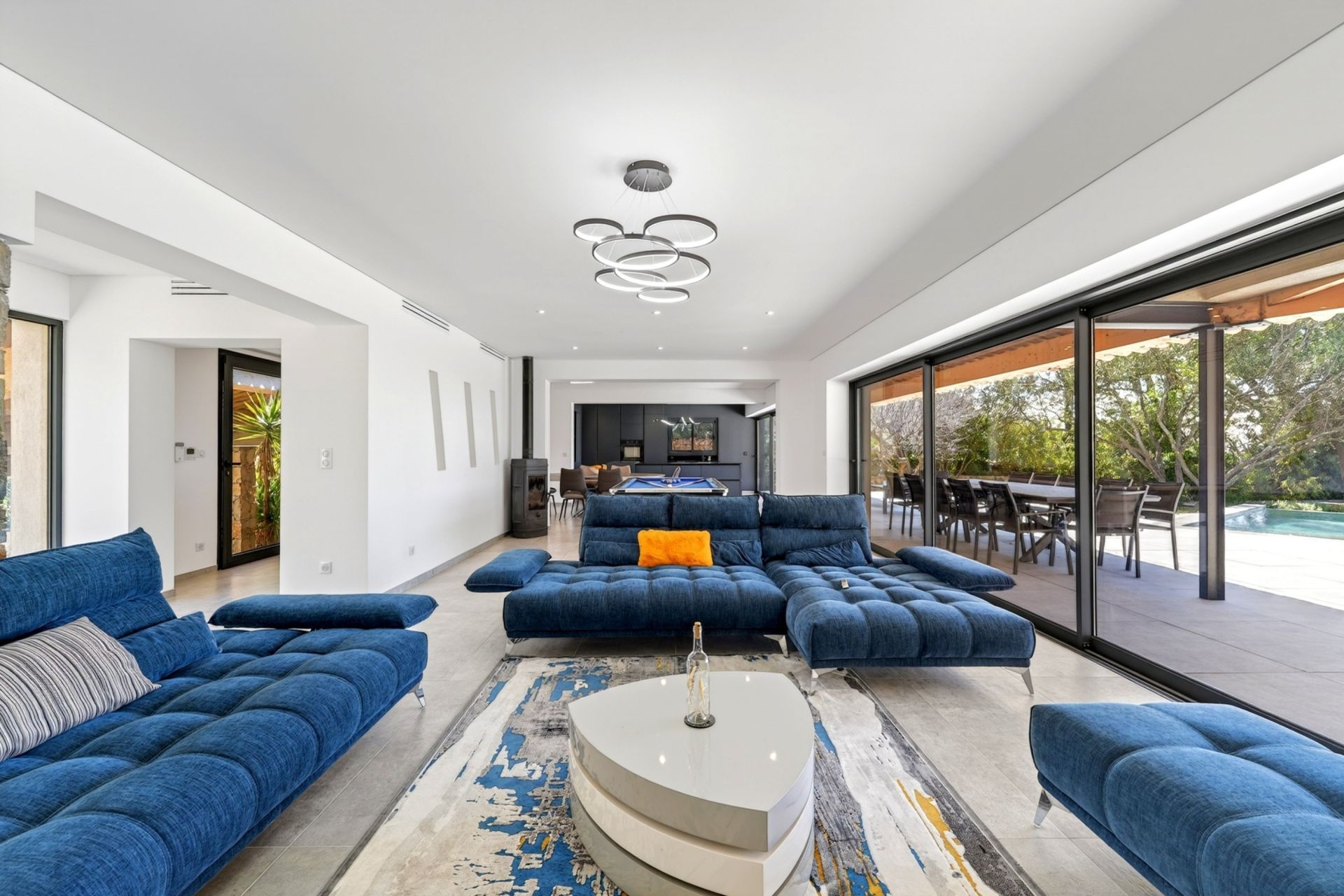 house 10 Rooms for sale on OLLIOULES (83190)