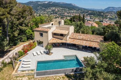 Vente Maison Ollioules 10&nbsp;Pièces 370&nbsp;m²