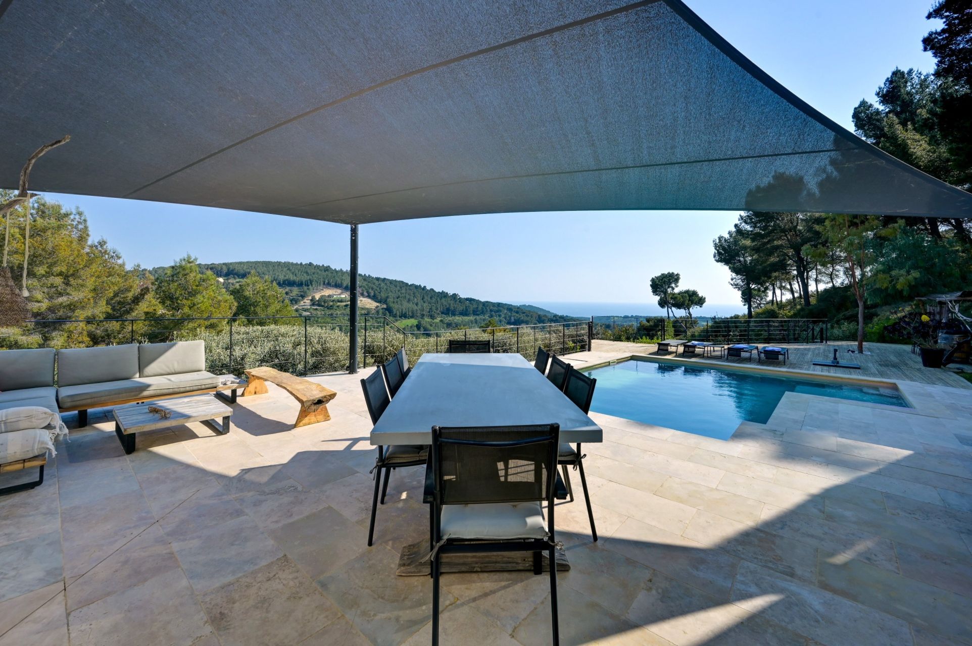 house 7 Rooms for sale on ST CYR SUR MER (83270)