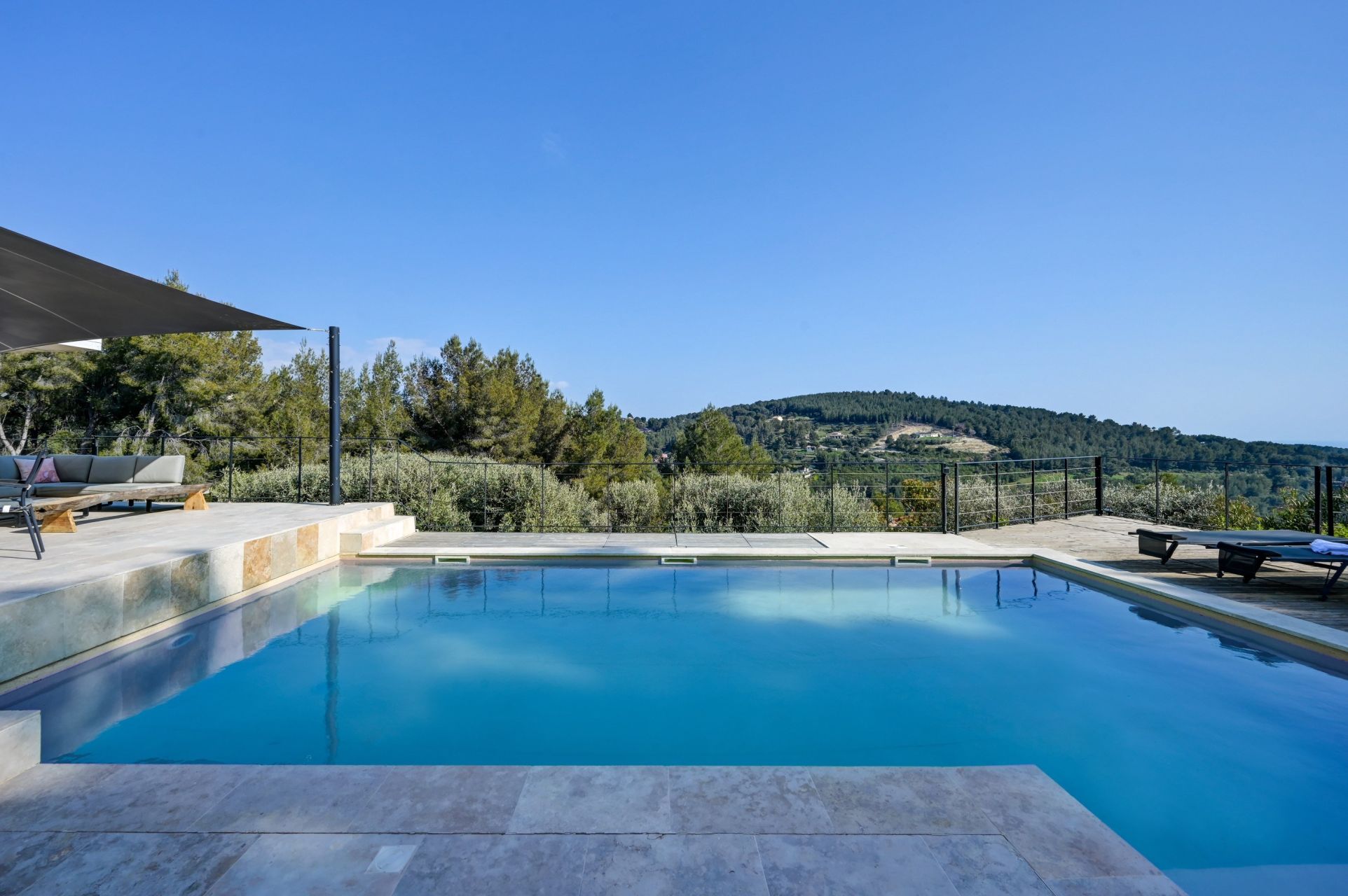 maison 7 Pièces en vente sur ST CYR SUR MER (83270)