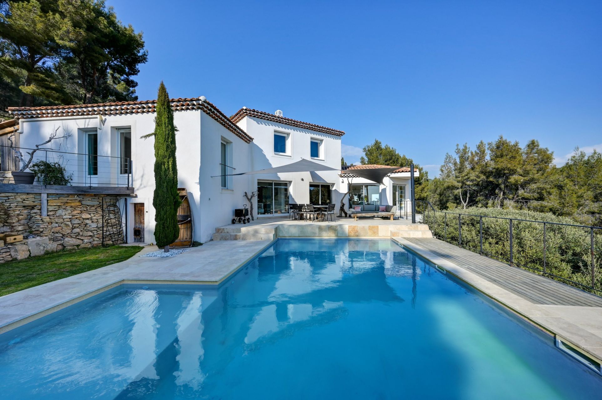 maison 7 Pièces en vente sur ST CYR SUR MER (83270)