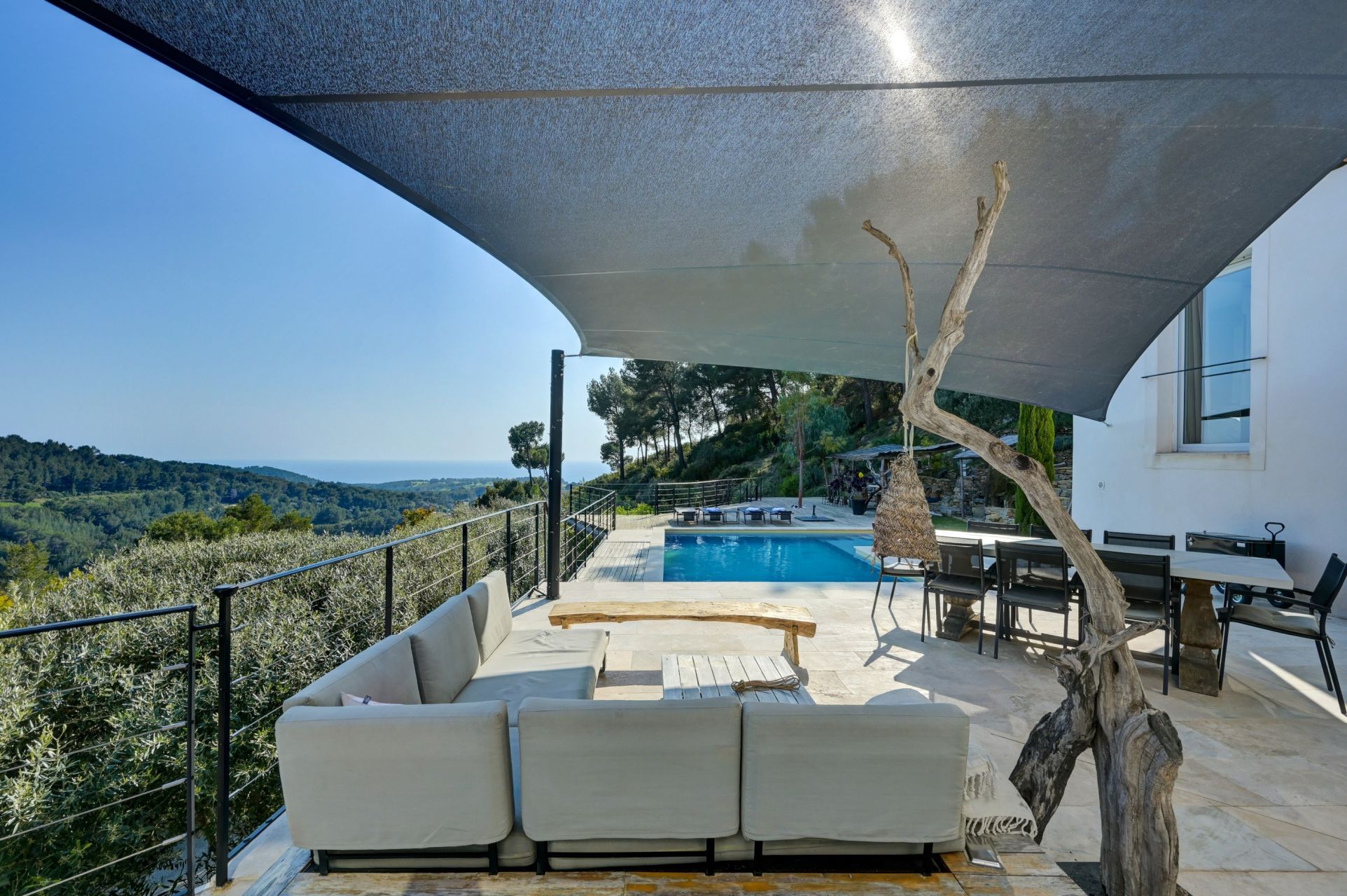 maison 7 Pièces en vente sur ST CYR SUR MER (83270)