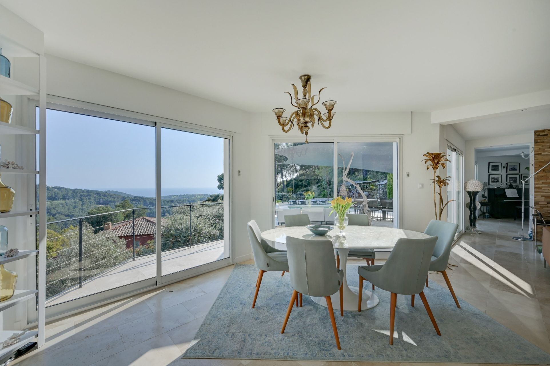 house 7 Rooms for sale on ST CYR SUR MER (83270)