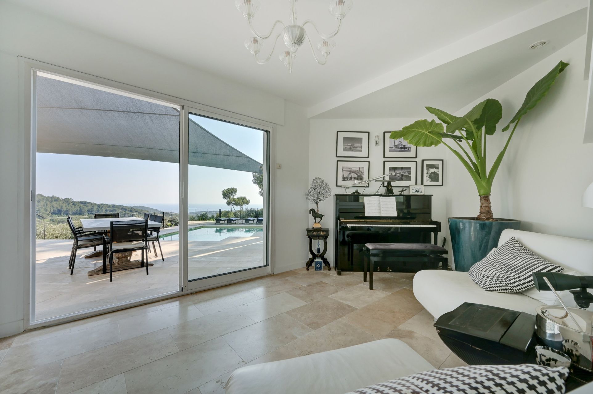 maison 7 Pièces en vente sur ST CYR SUR MER (83270)