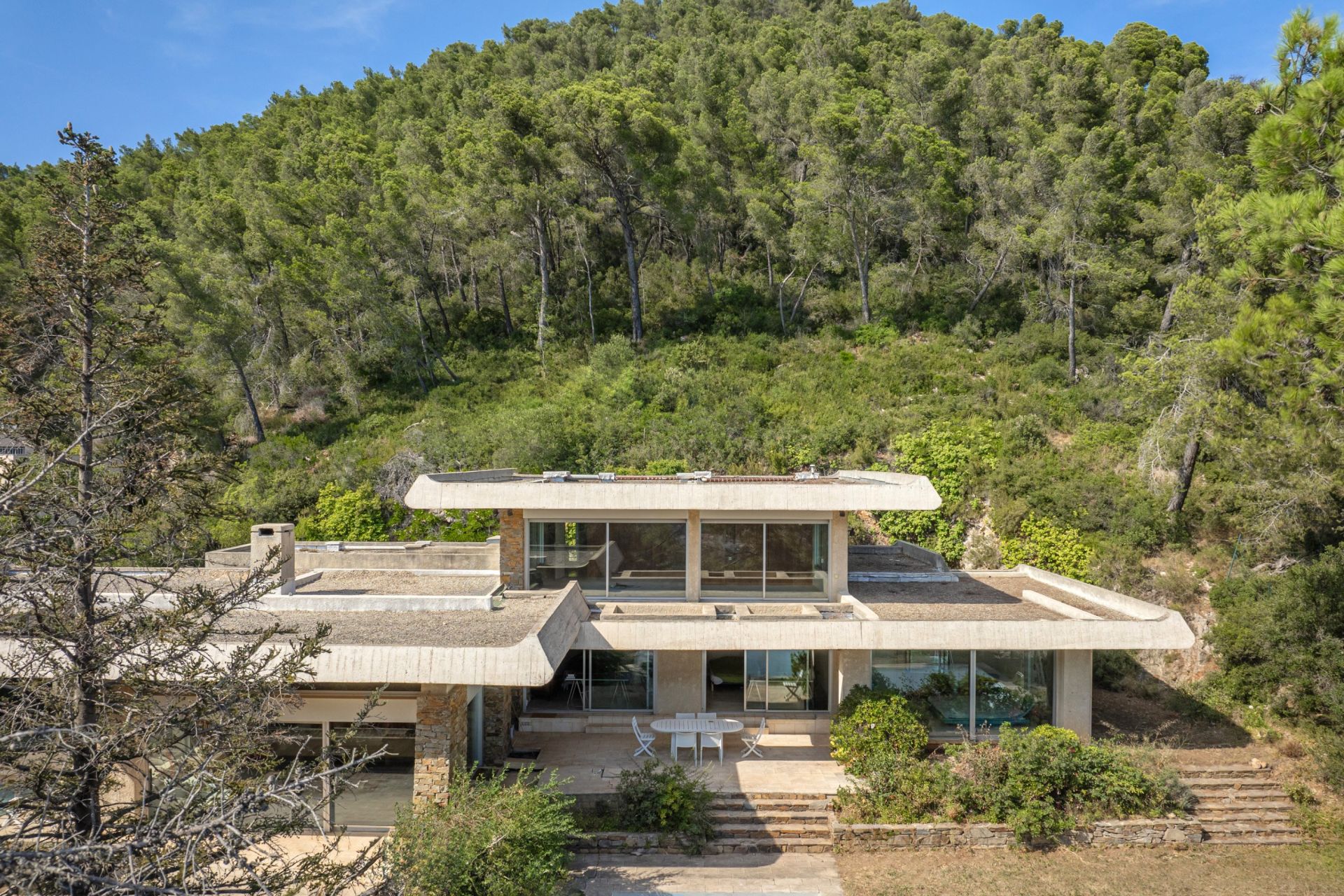 maison 7 Pièces en vente sur CARQUEIRANNE (83320)