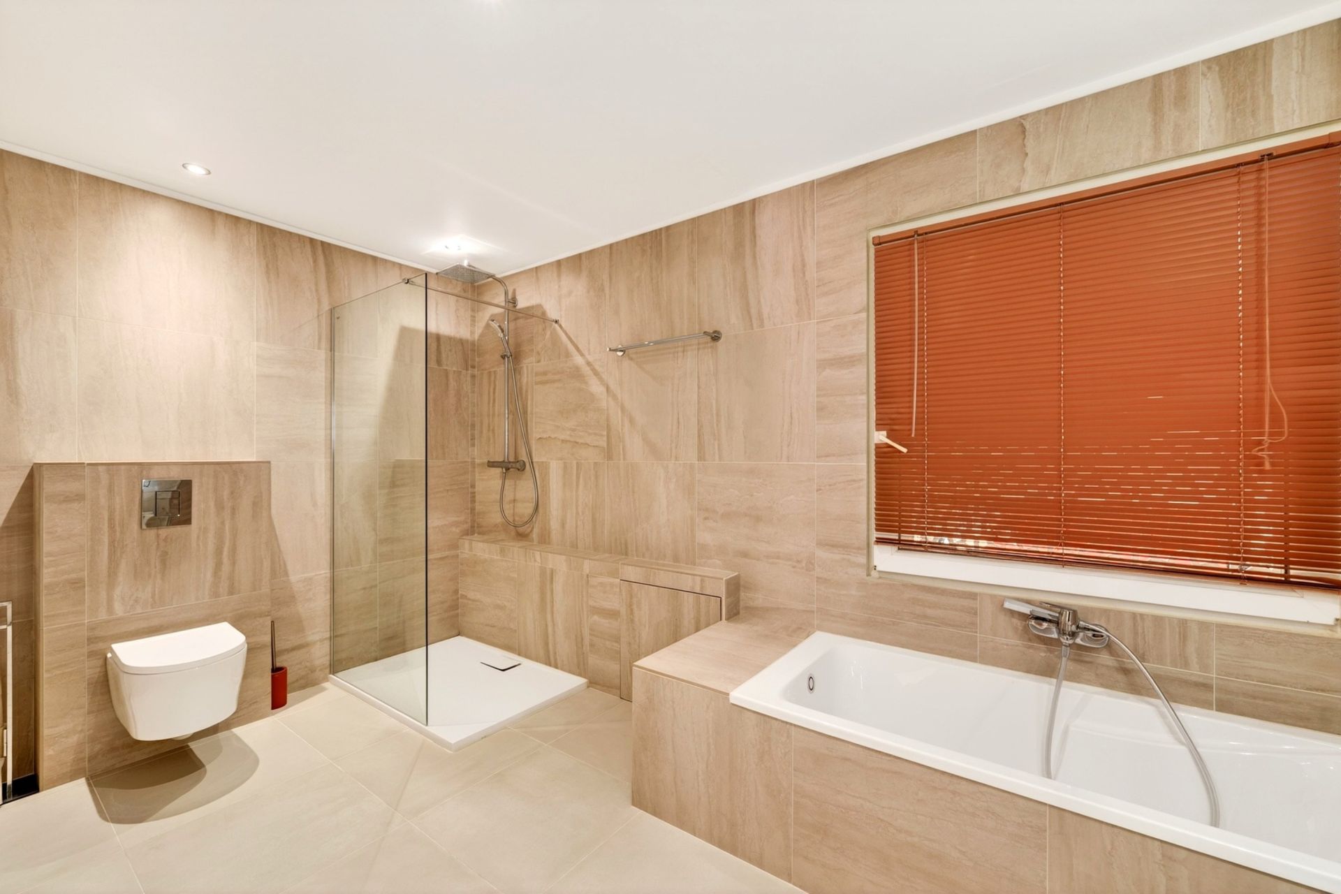 house 8 Rooms for sale on LA ROQUEBRUSSANNE (83136)