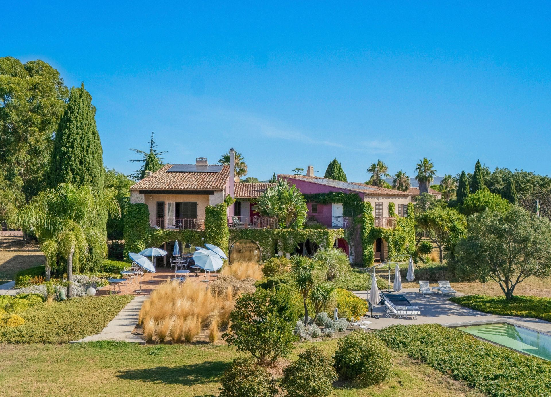 maison 13 Pièces en vente sur LA LONDE LES MAURES (83250)