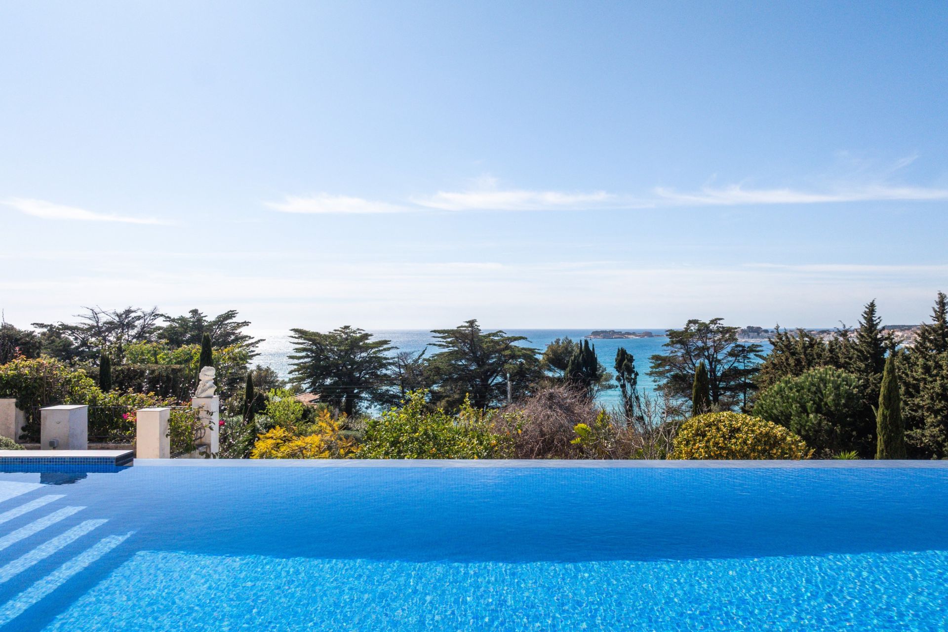 maison 5 Pièces en location saisonnière sur SANARY SUR MER (83110)