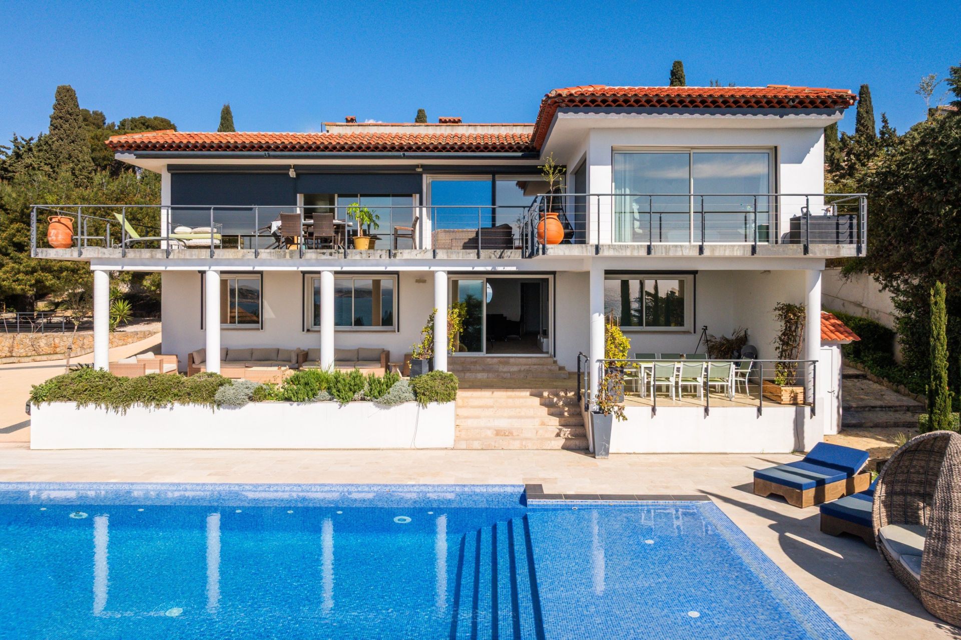 house 5 Rooms for seasonal rent on SANARY SUR MER (83110)