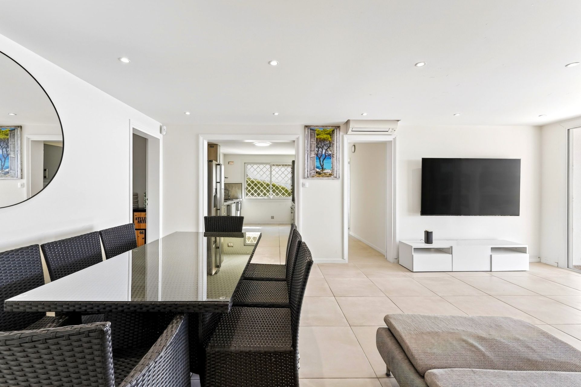 house 5 Rooms for seasonal rent on SANARY SUR MER (83110)