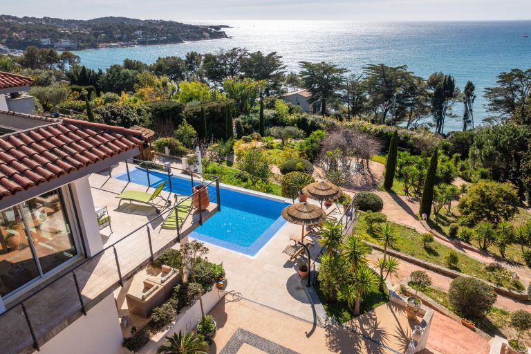maison 5 Pièces en location saisonnière sur SANARY SUR MER (83110)