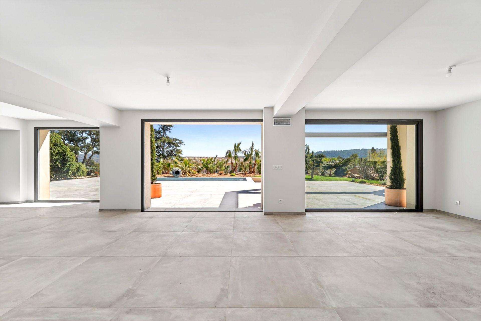 maison 6 Pièces en vente sur LA CADIERE D AZUR (83740)