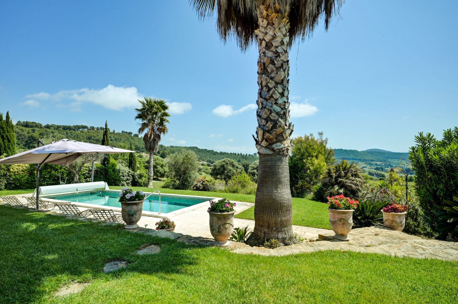 maison 6 Pièces en vente sur LA CADIERE D AZUR (83740)