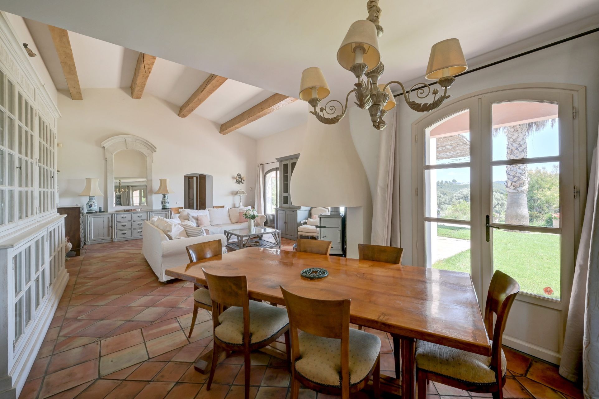 maison 6 Pièces en vente sur LA CADIERE D AZUR (83740)