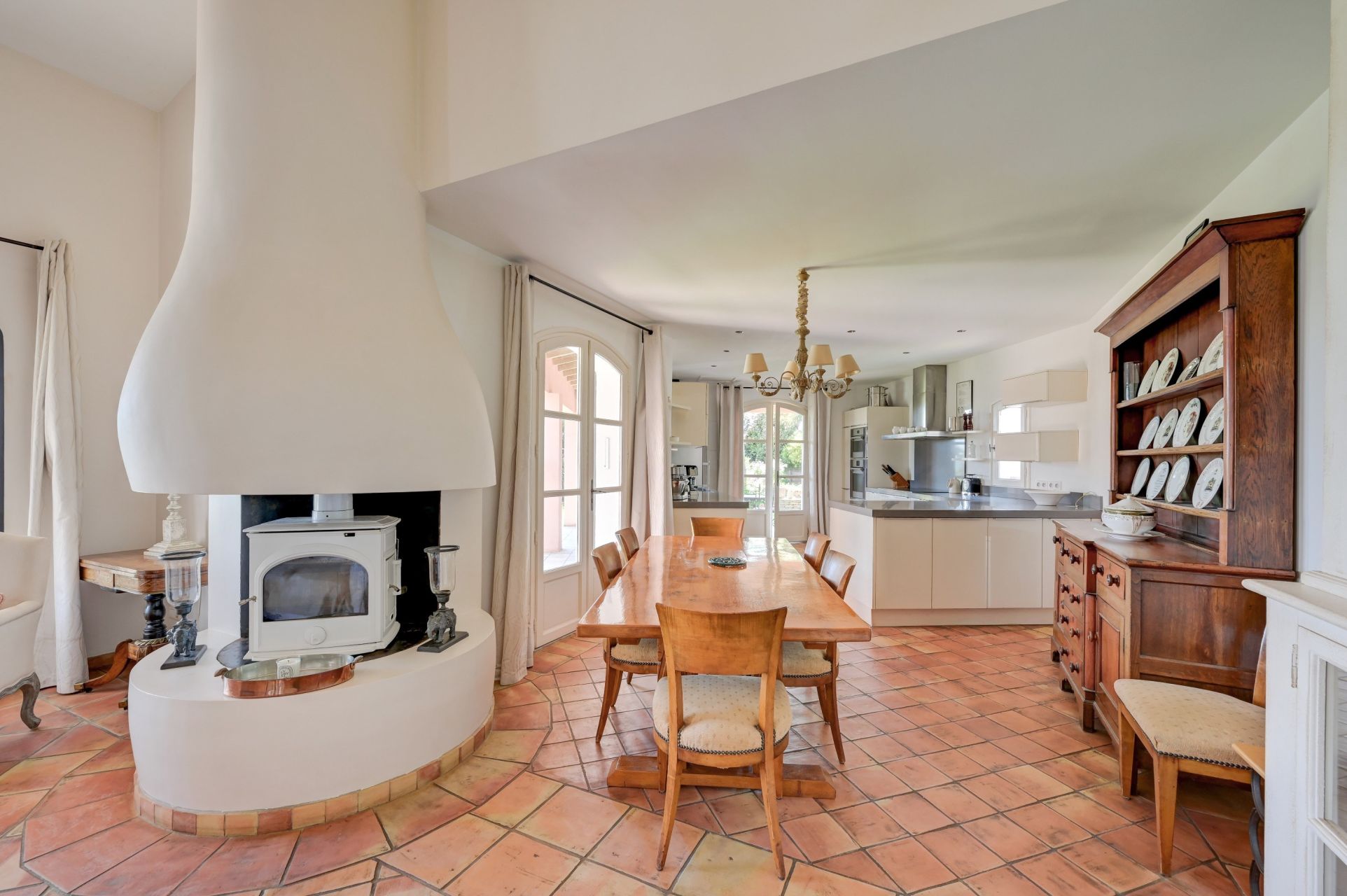 maison 6 Pièces en vente sur LA CADIERE D AZUR (83740)