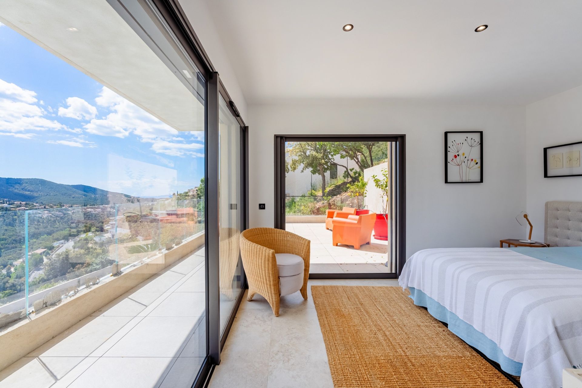house 6 Rooms for sale on LA LONDE LES MAURES (83250)