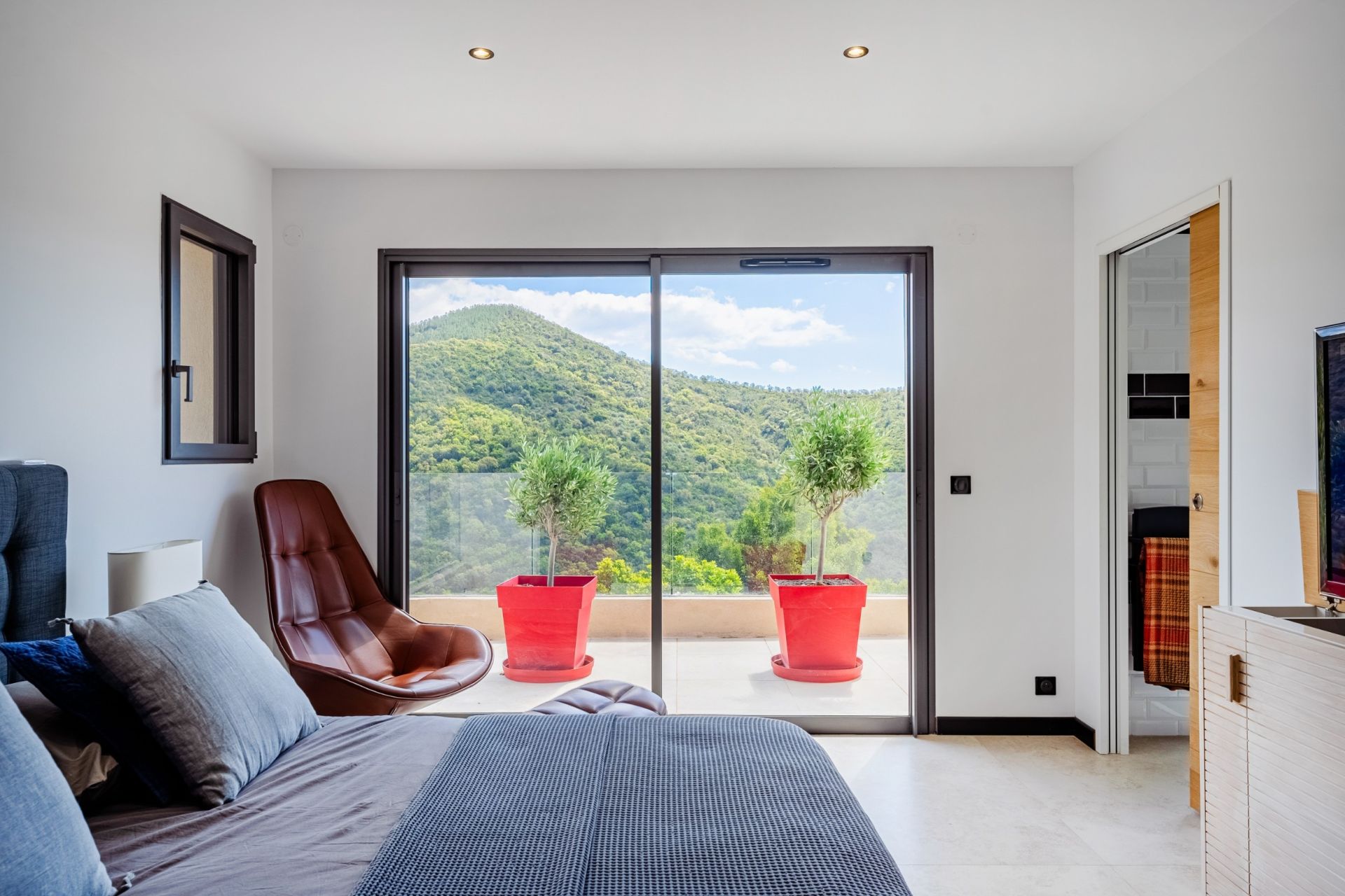 house 6 Rooms for sale on LA LONDE LES MAURES (83250)