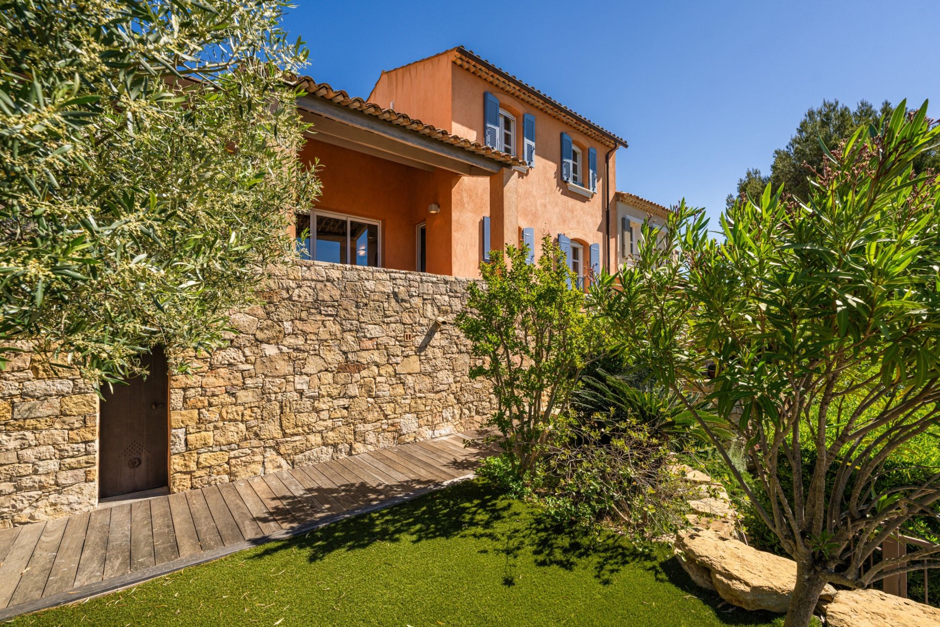 maison 5 Pièces en vente sur ST CYR SUR MER (83270)