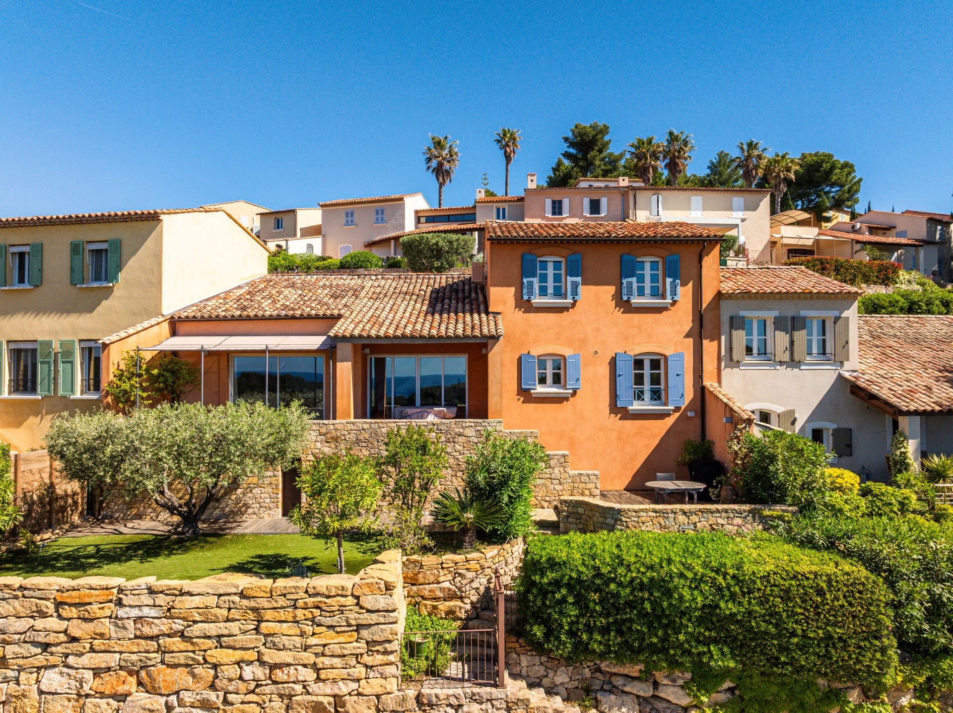 maison 5 Pièces en vente sur ST CYR SUR MER (83270)