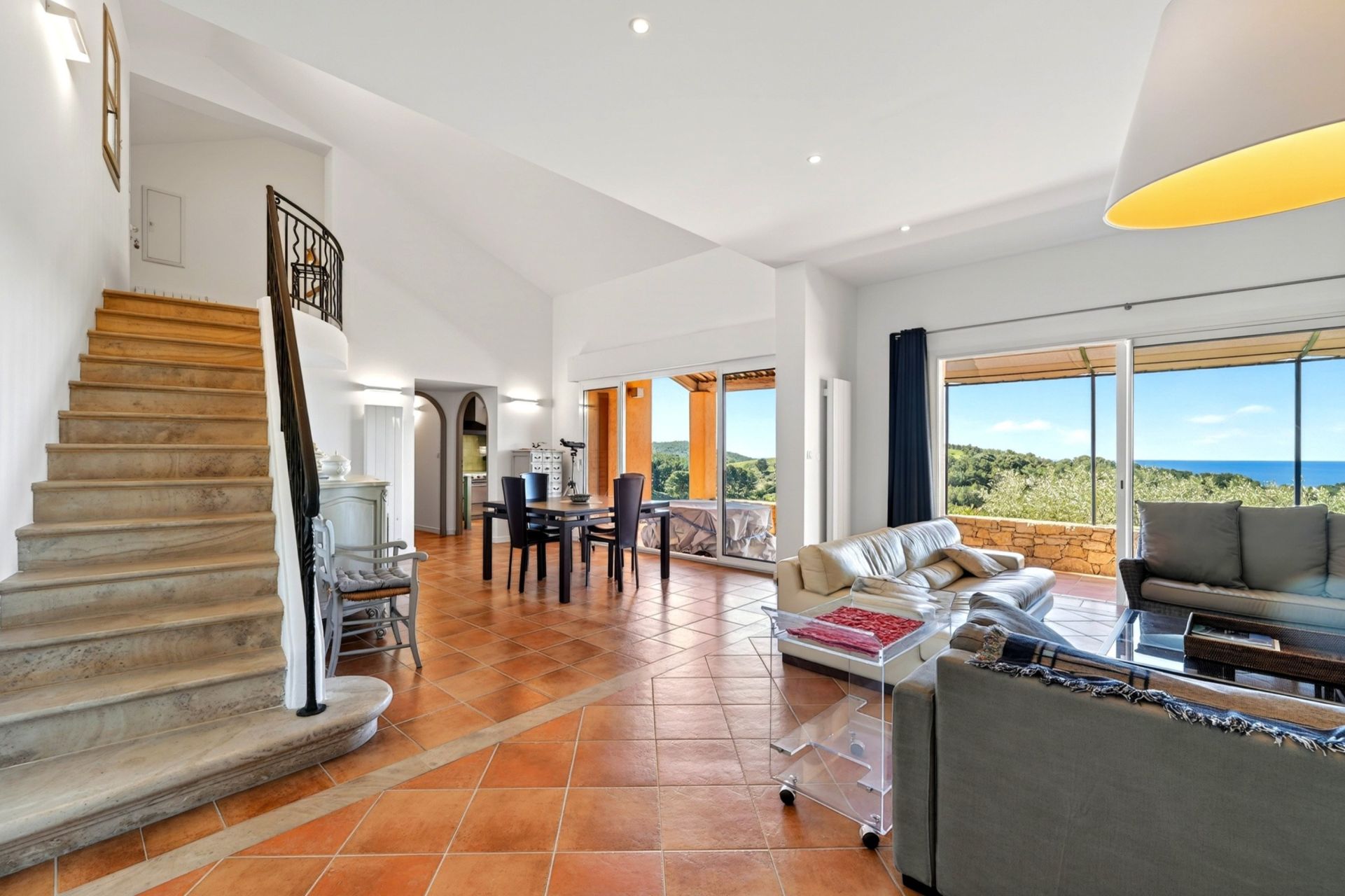 maison 5 Pièces en vente sur ST CYR SUR MER (83270)