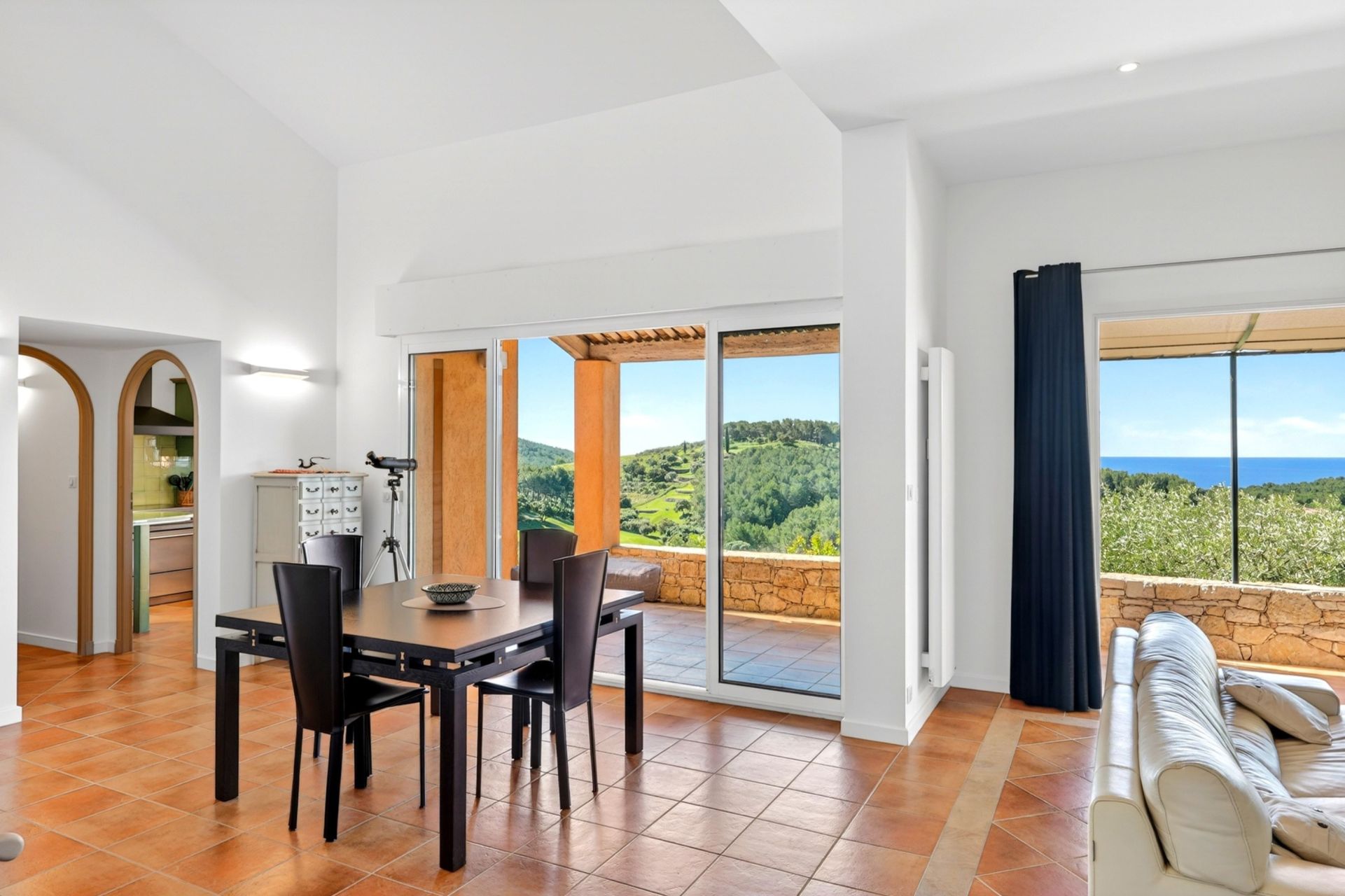 maison 5 Pièces en vente sur ST CYR SUR MER (83270)