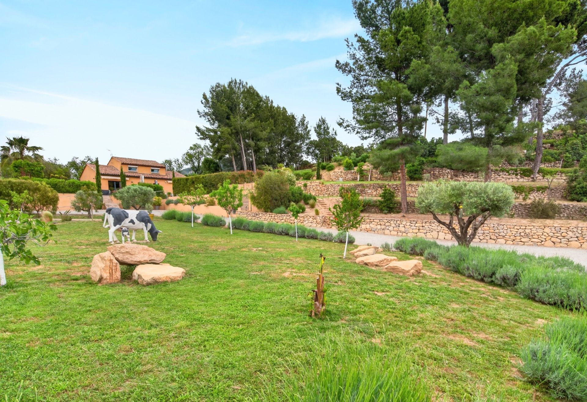 house 11 Rooms for sale on ST CYR SUR MER (83270)