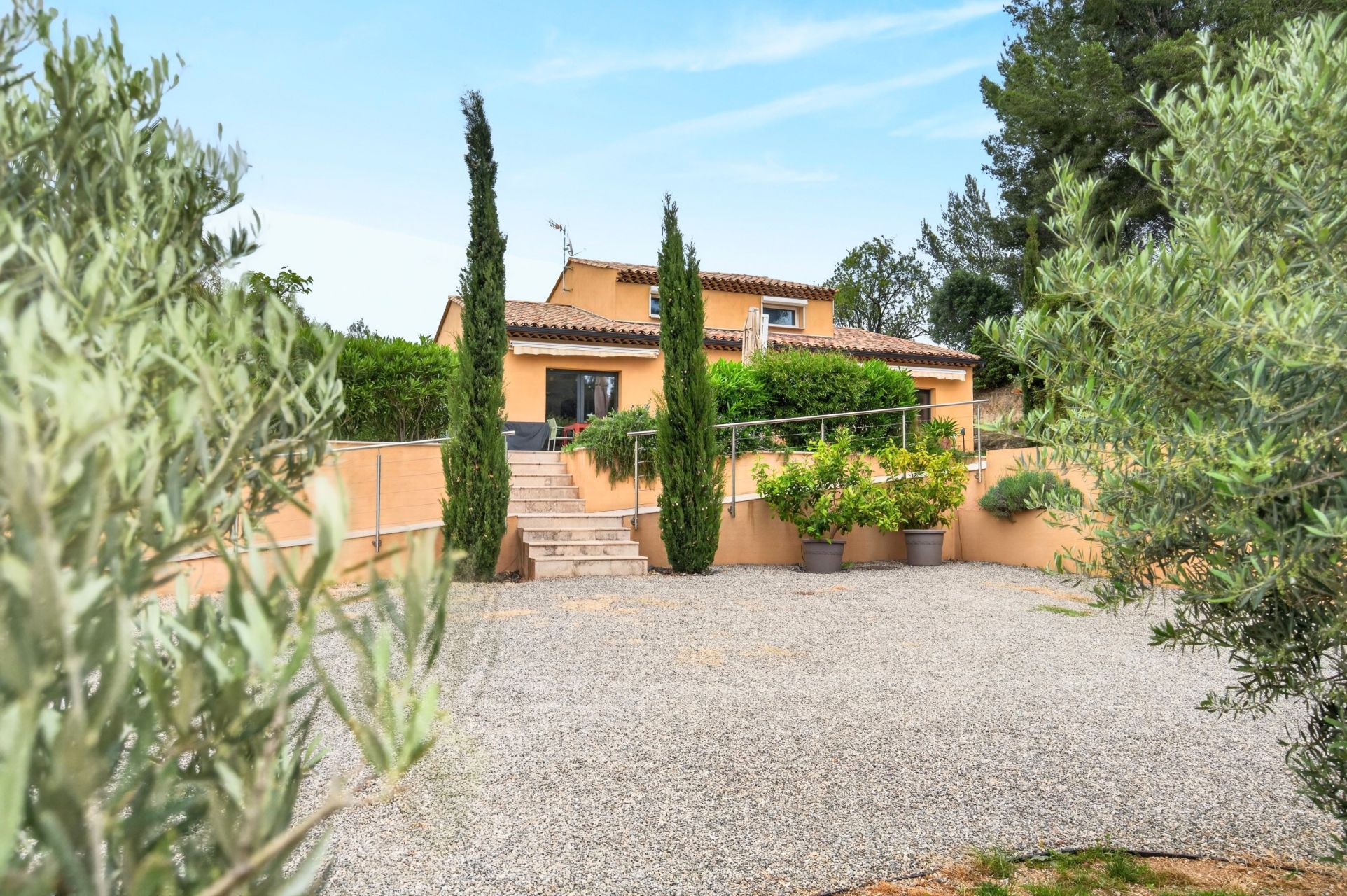 house 11 Rooms for sale on ST CYR SUR MER (83270)