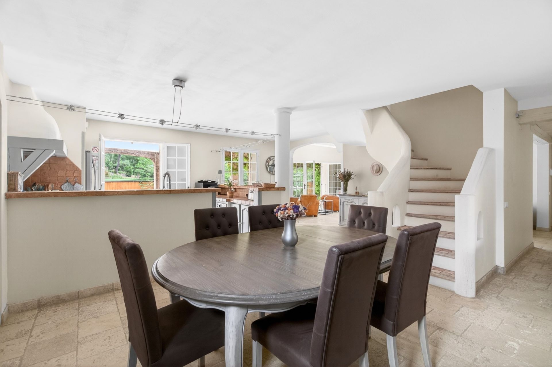 house 11 Rooms for sale on ST CYR SUR MER (83270)