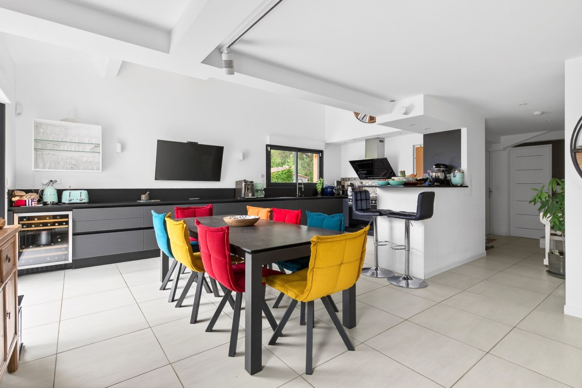 house 11 Rooms for sale on ST CYR SUR MER (83270)
