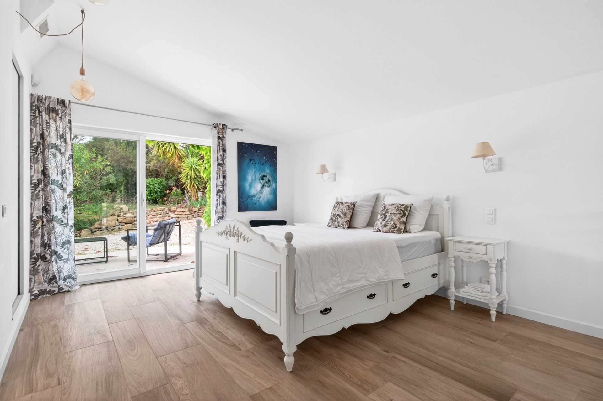 house 11 Rooms for sale on ST CYR SUR MER (83270)