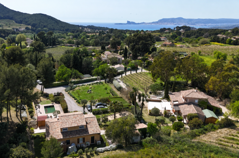 maison 11 Pièces en vente sur ST CYR SUR MER (83270)