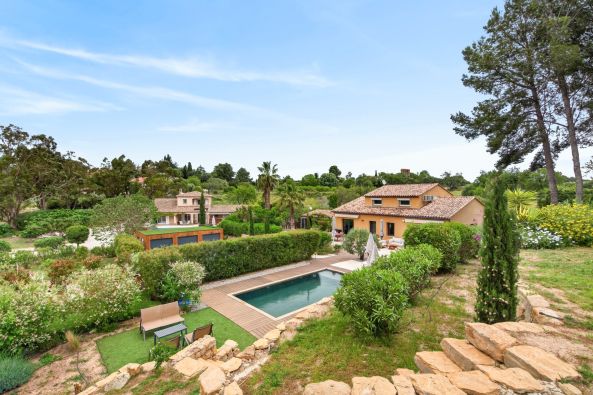 Sale House Saint-Cyr-sur-Mer 11&nbsp;Rooms 407&nbsp;m²