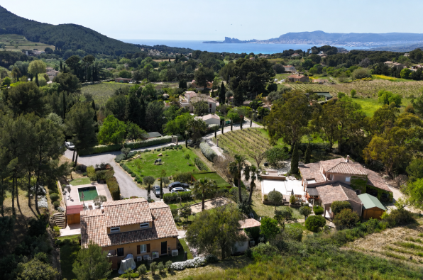 Sale House Saint-Cyr-sur-Mer 11&nbsp;Rooms 407&nbsp;m²