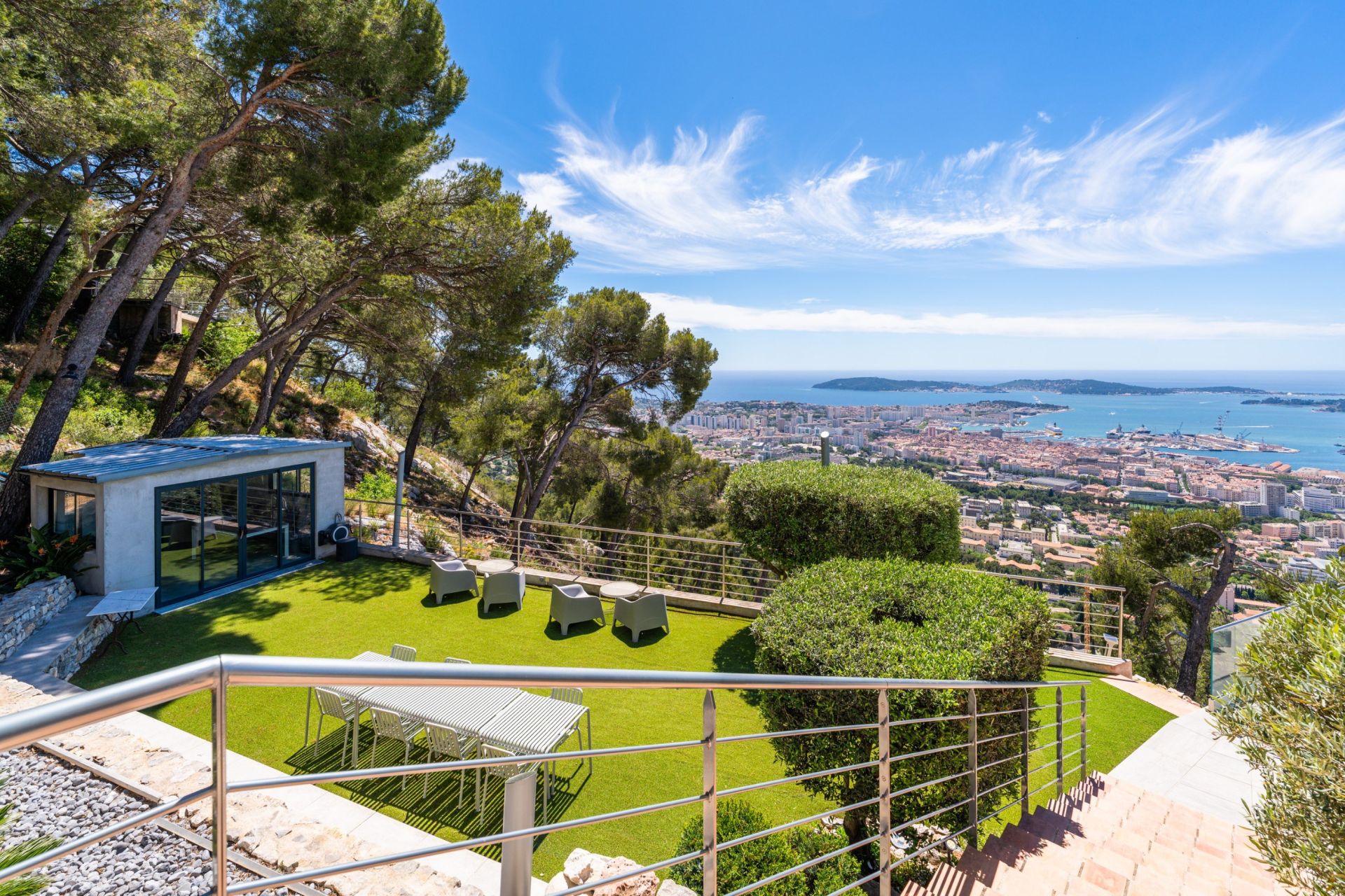 maison 10 Pièces en vente sur TOULON (83200)