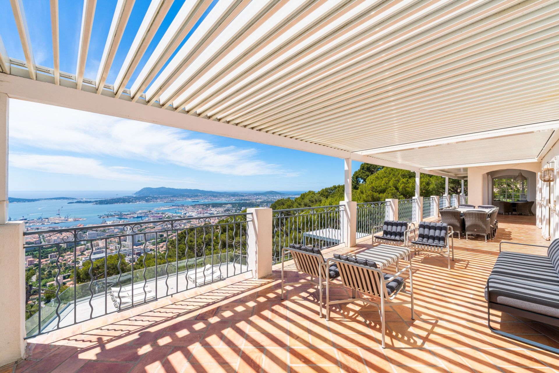 maison 10 Pièces en vente sur TOULON (83200)