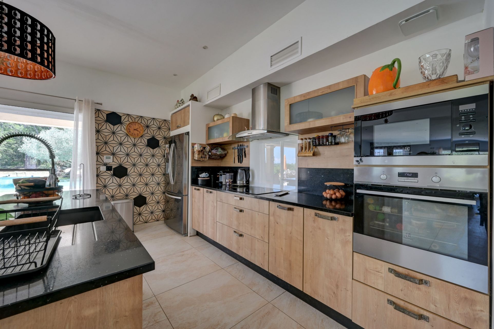 maison 7 Pièces en vente sur BESSE SUR ISSOLE (83890)