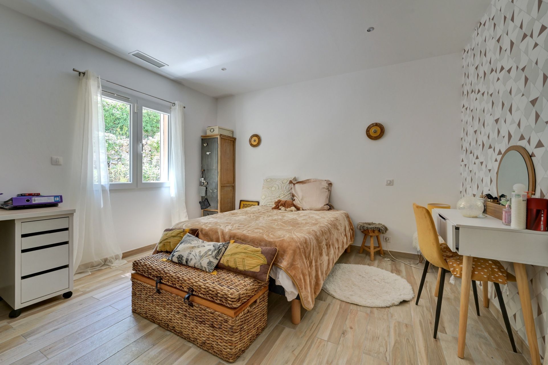 house 7 Rooms for sale on BESSE SUR ISSOLE (83890)