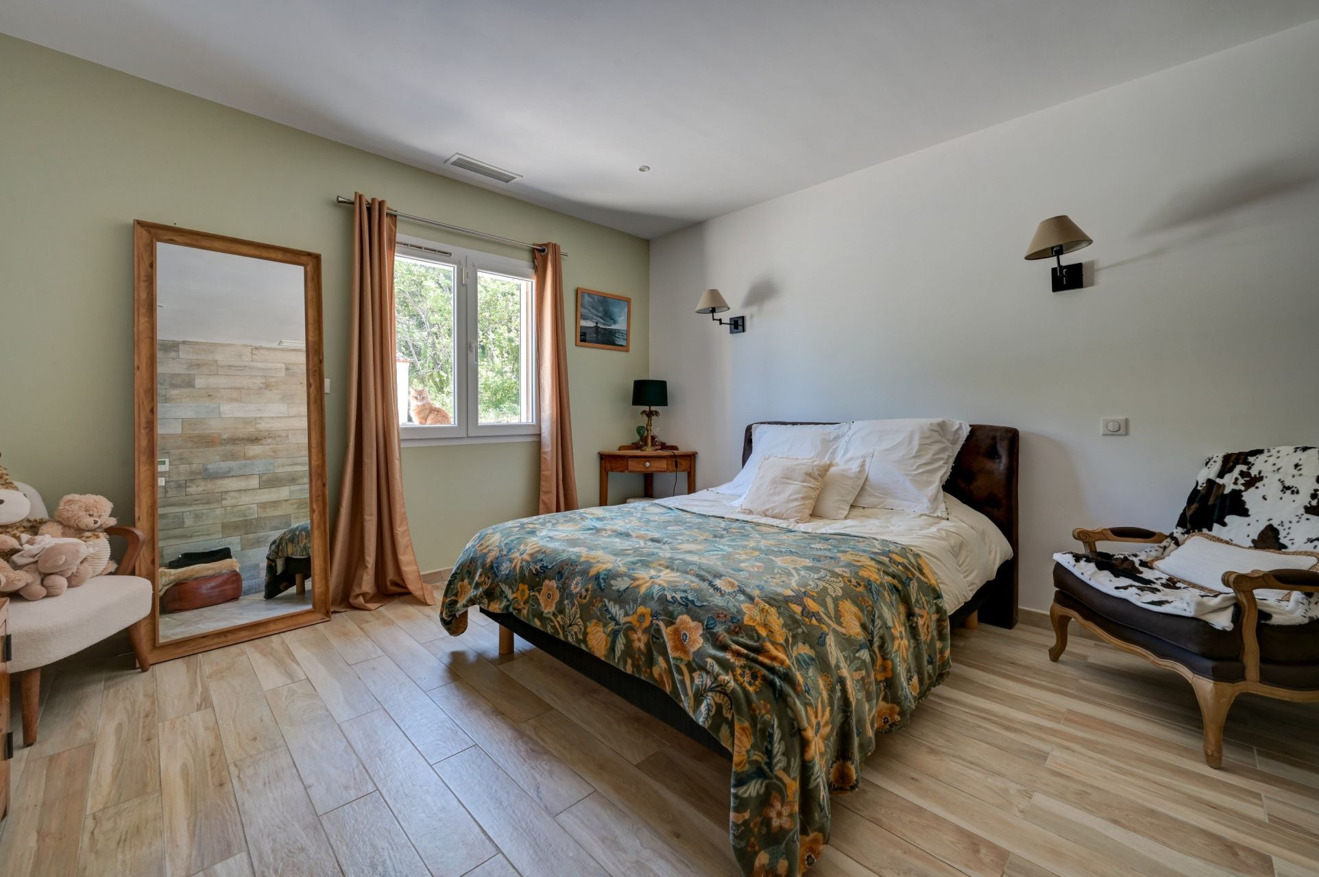 house 7 Rooms for sale on BESSE SUR ISSOLE (83890)