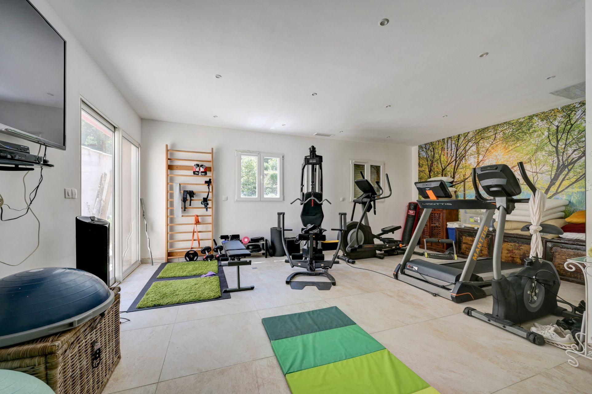 maison 7 Pièces en vente sur BESSE SUR ISSOLE (83890)