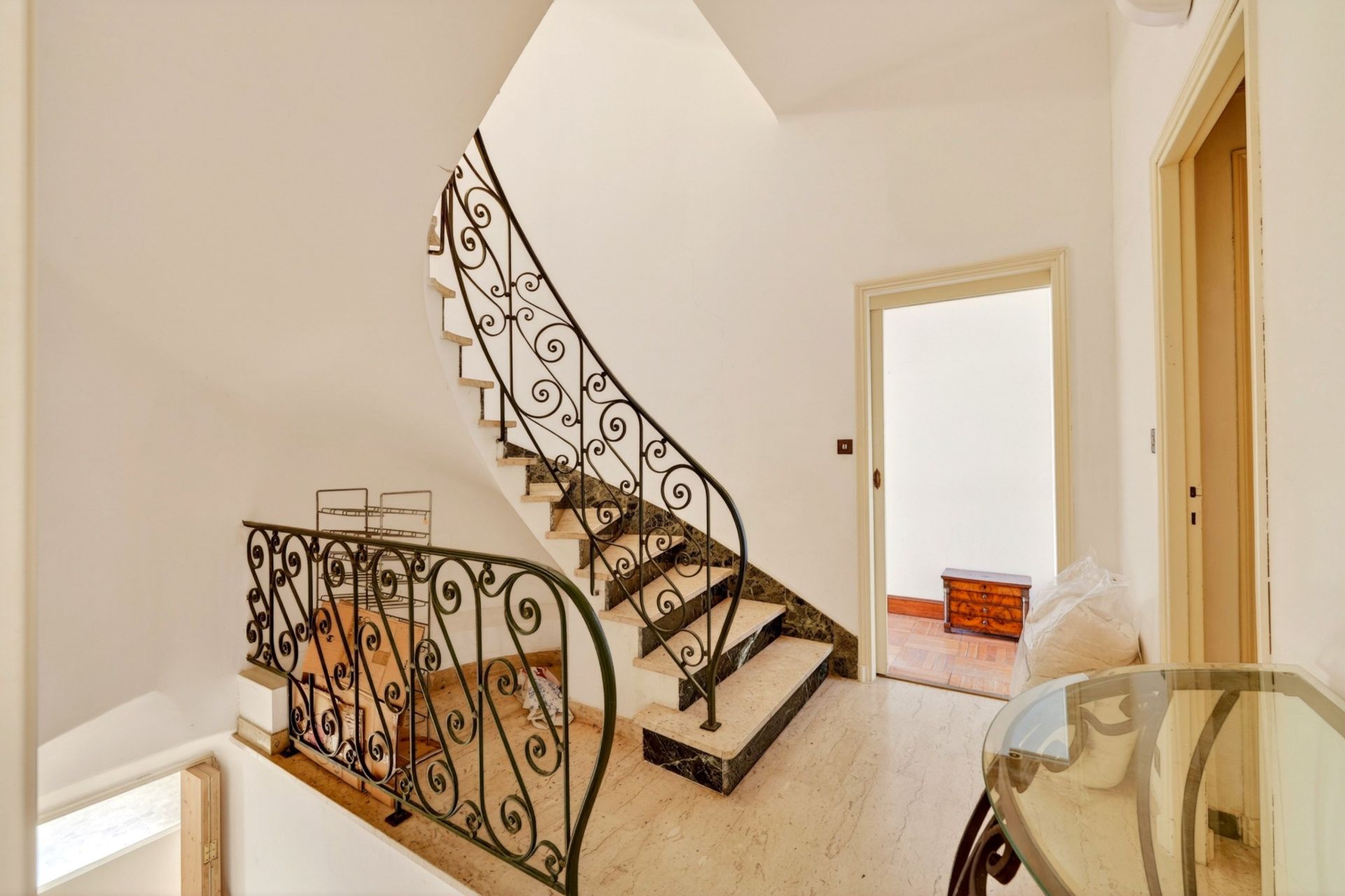 house 6 Rooms for sale on TOULON (83000)