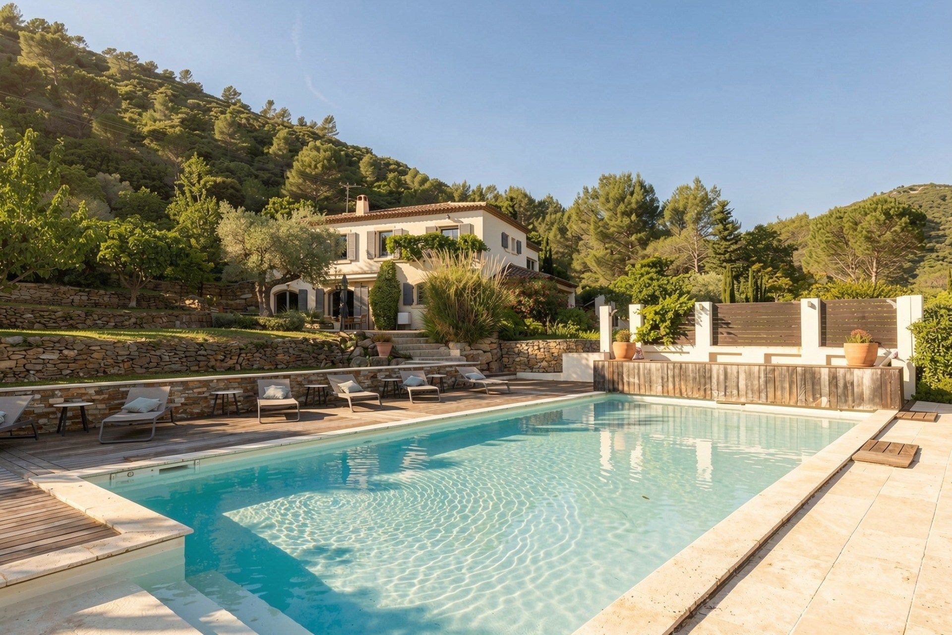bastide 11 Pièces en vente sur SOLLIES TOUCAS (83210)