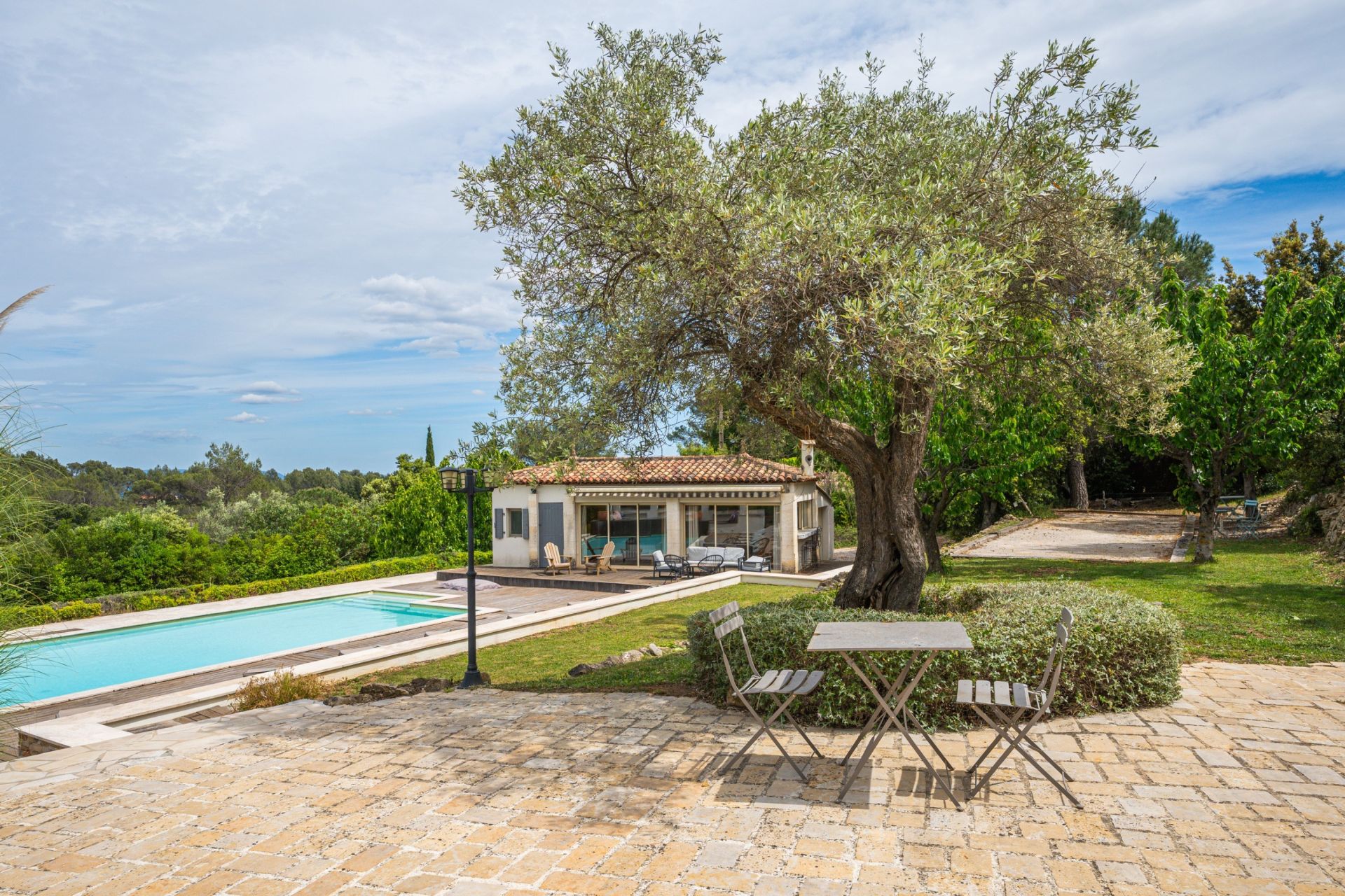 bastide 11 Pièces en vente sur SOLLIES TOUCAS (83210)