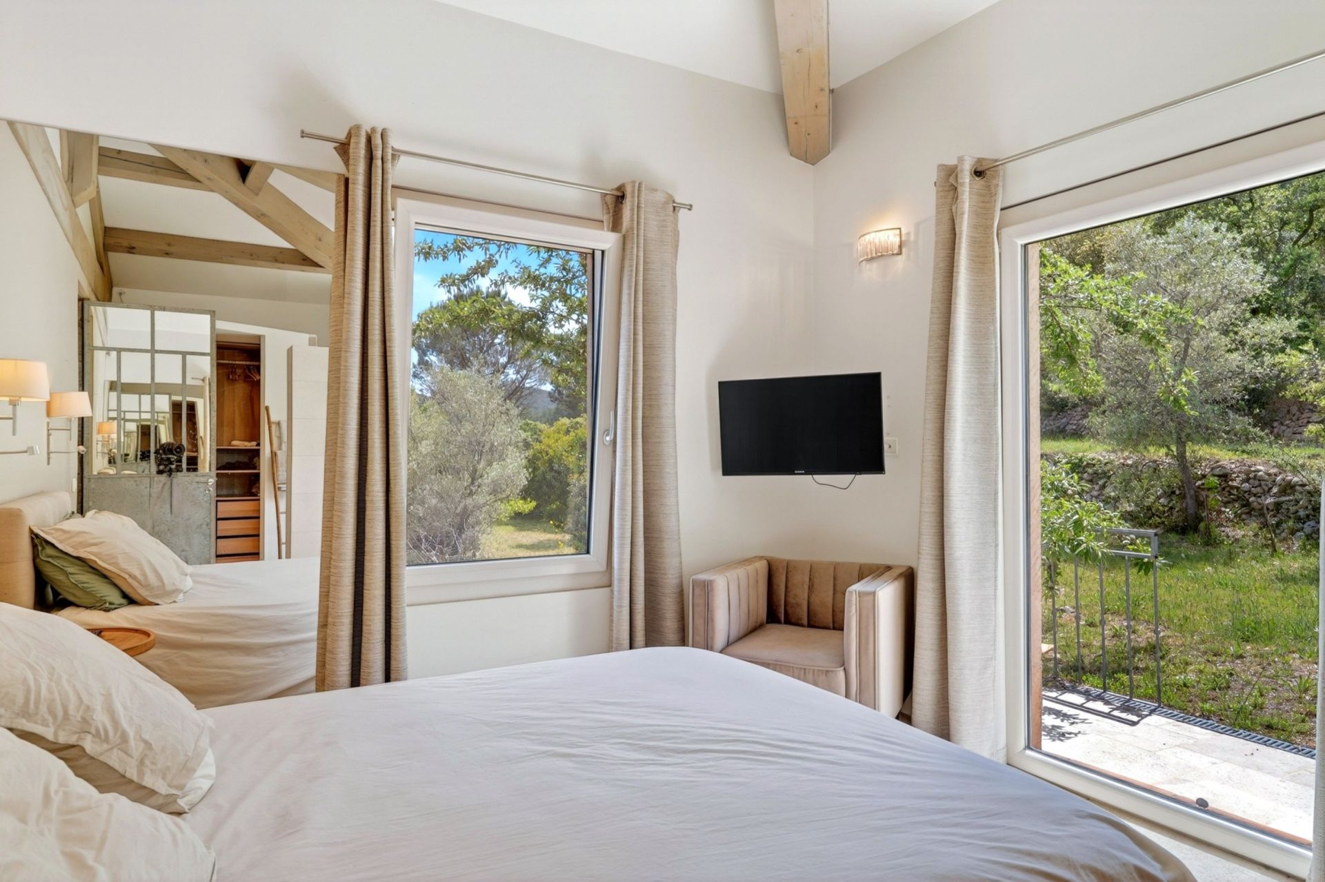bastide 11 Pièces en vente sur SOLLIES TOUCAS (83210)