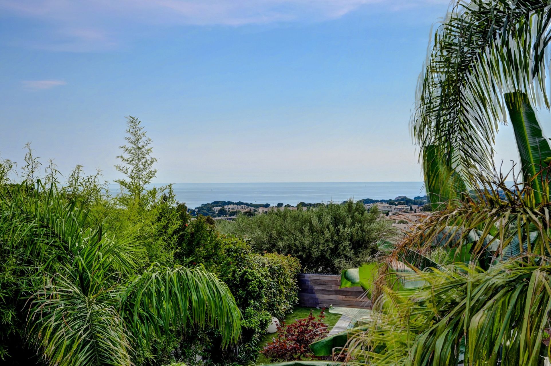 apartment 4 Rooms for sale on BANDOL (83150)