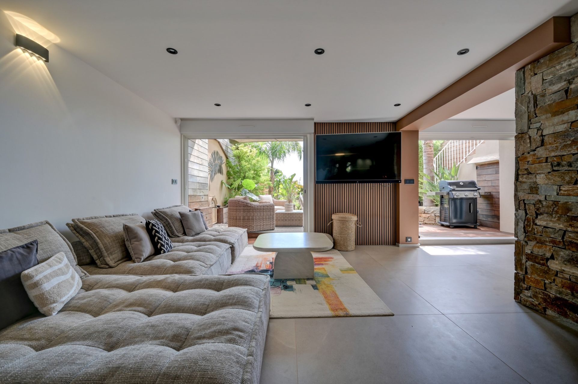 apartment 4 Rooms for sale on BANDOL (83150)