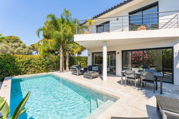Vente Maison Sanary-sur-Mer 5&nbsp;Pièces 150&nbsp;m²