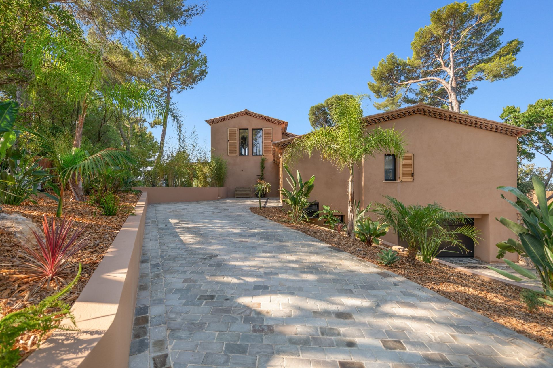 house 6 Rooms for sale on LE PRADET (83220)