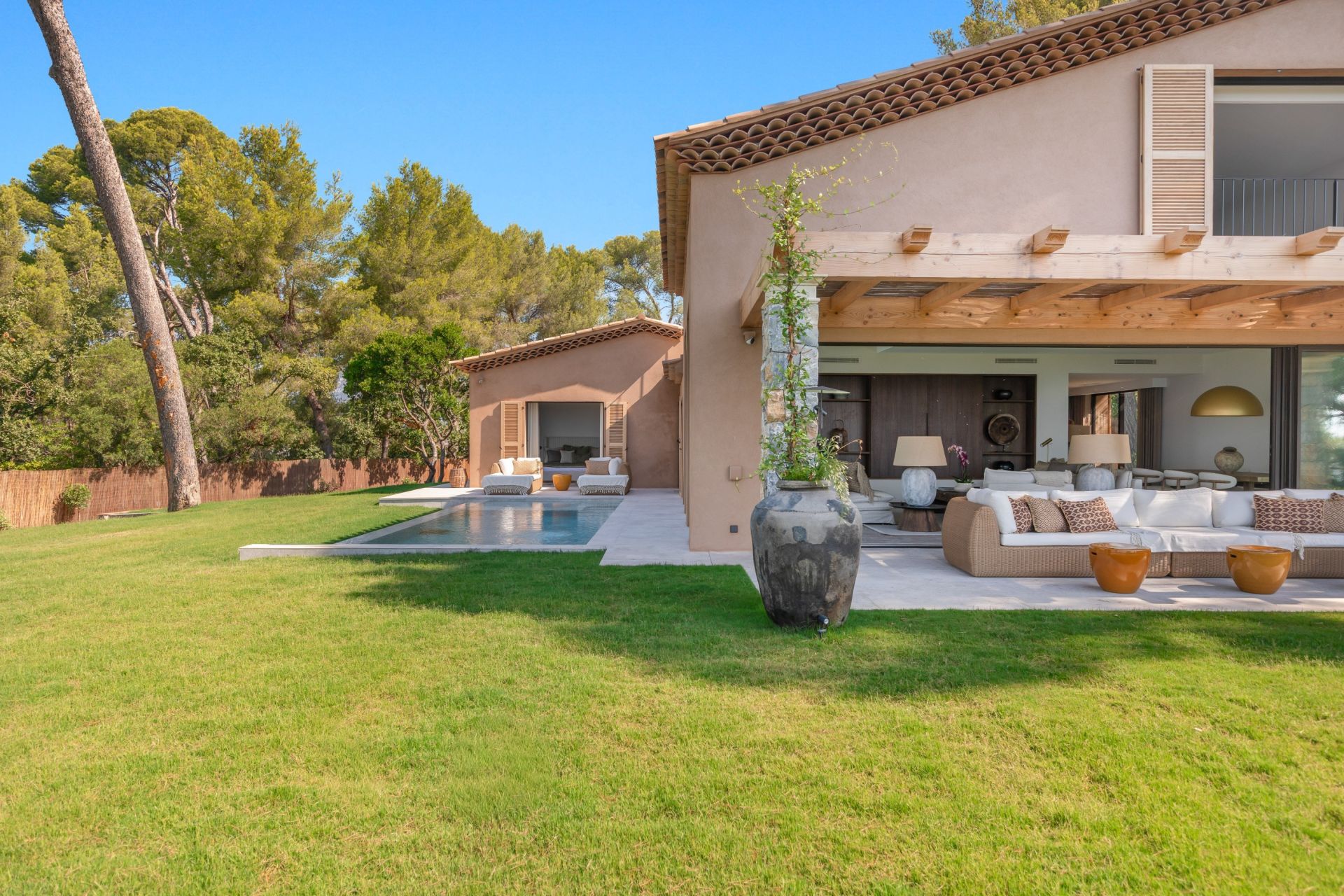 house 6 Rooms for sale on LE PRADET (83220)