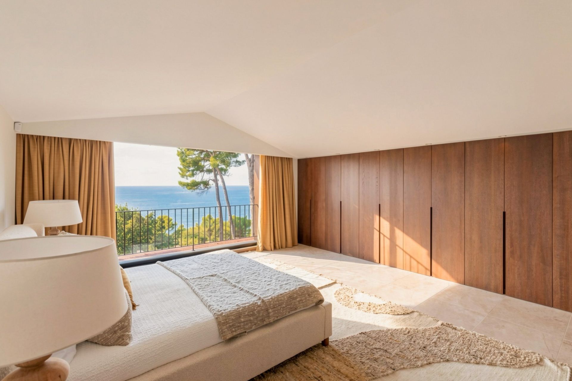 house 6 Rooms for sale on LE PRADET (83220)
